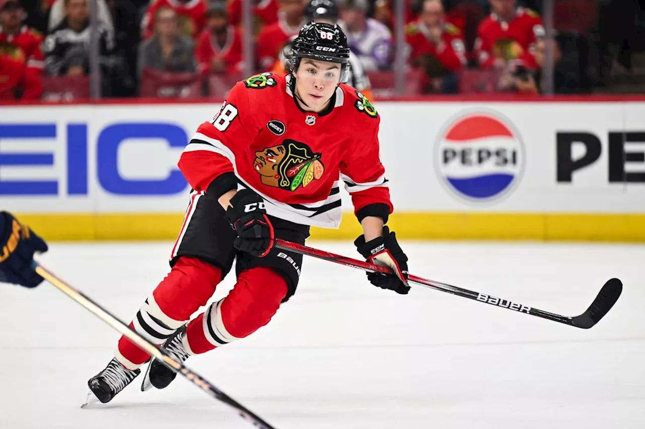 Blackhawks sign Martin Misiak to three-year, entry-level contract