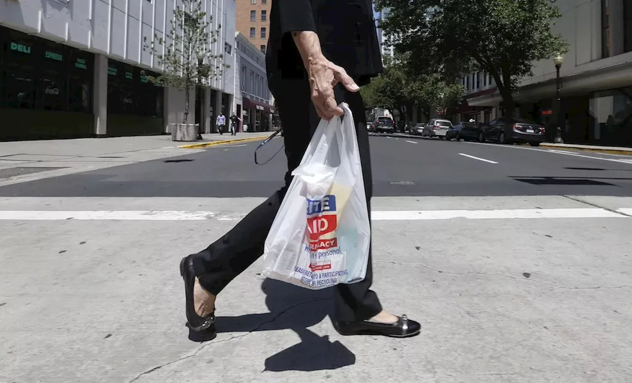 California lawmakers move closer to banning multiuse plastic bags