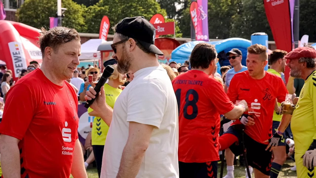 Come-Together-Cup: Diese Promis machen beim Spaß-Kick mit