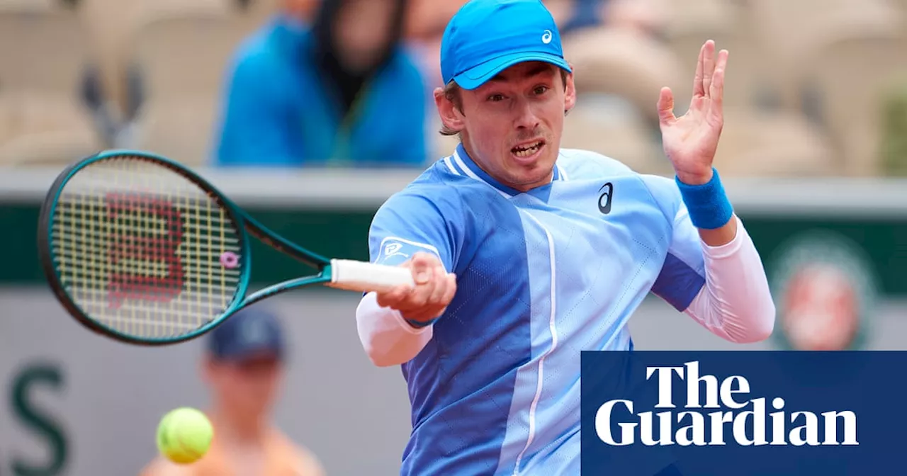 Alex de Minaur banishes Australian woes with easy French Open win