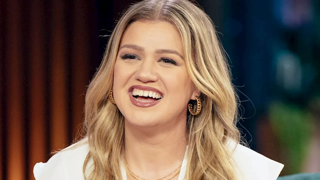 Kelly Clarkson highlights minute waist in the most stylish co-ord — and her hair is amazing