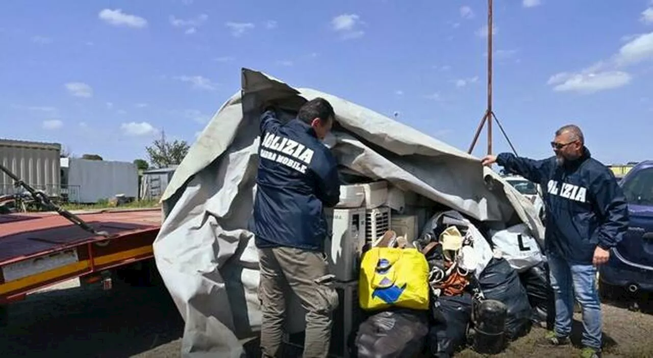 La terra dei fuochi romana: blitz nelle discariche illegali a Rocca Cencia e sulla via del Mare