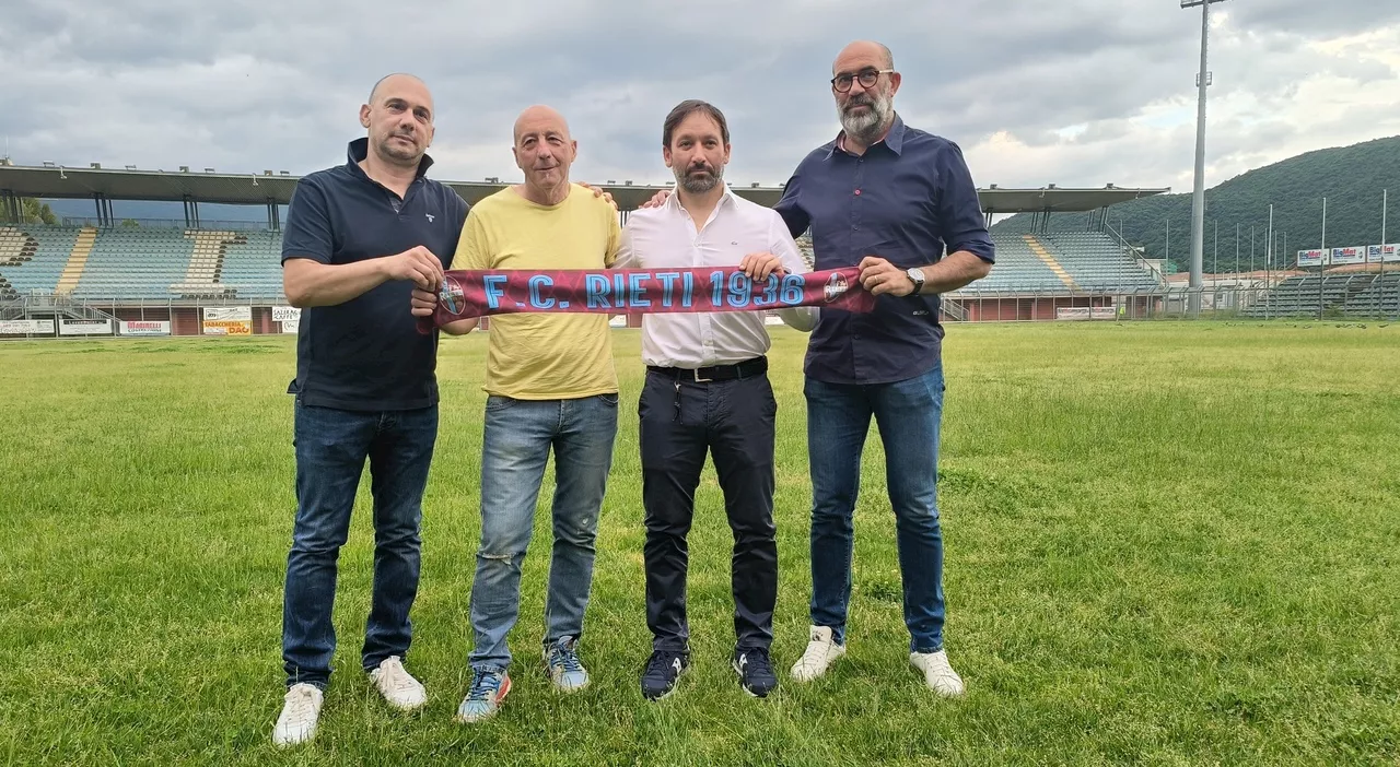 Lorenzo Pezzotti e il suo staff si presentano: «Fc Rieti, daremo il massimo per questi colori». Foto