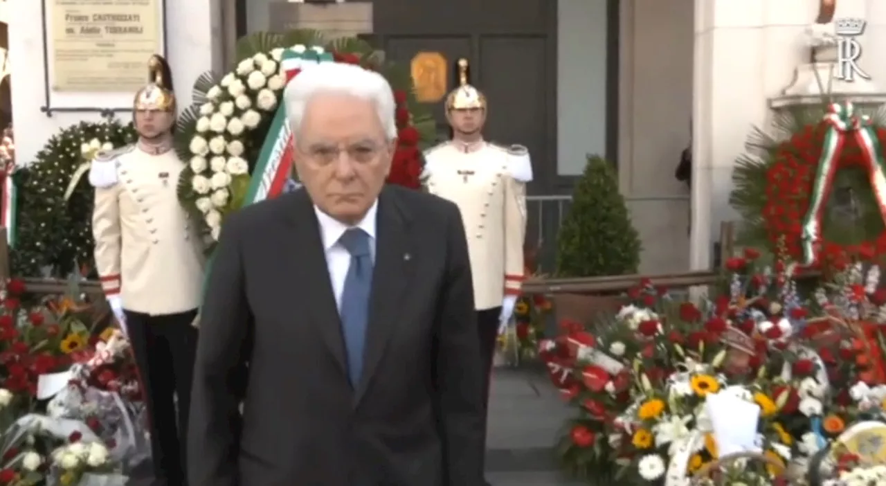 Mattarella a Brescia per 50 anni dalla strage di Piazza della Loggia: «Terrorismo nero colpiva la democrazia»