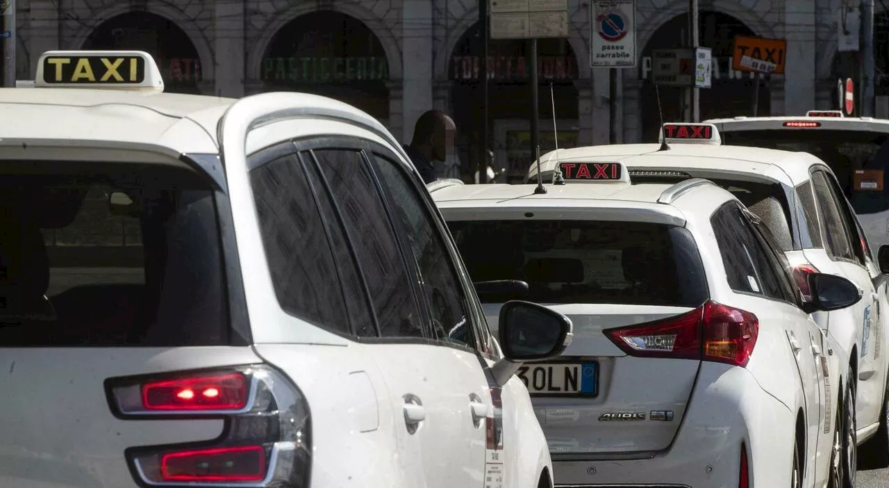 Taxi Roma, la città subirà altri due giorni di caos: «Basta, precettateli»