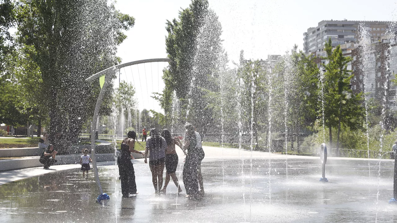 Madrid da inicio al verano con la ‘playa’ de Madrid Río y pérgolas refrescantes