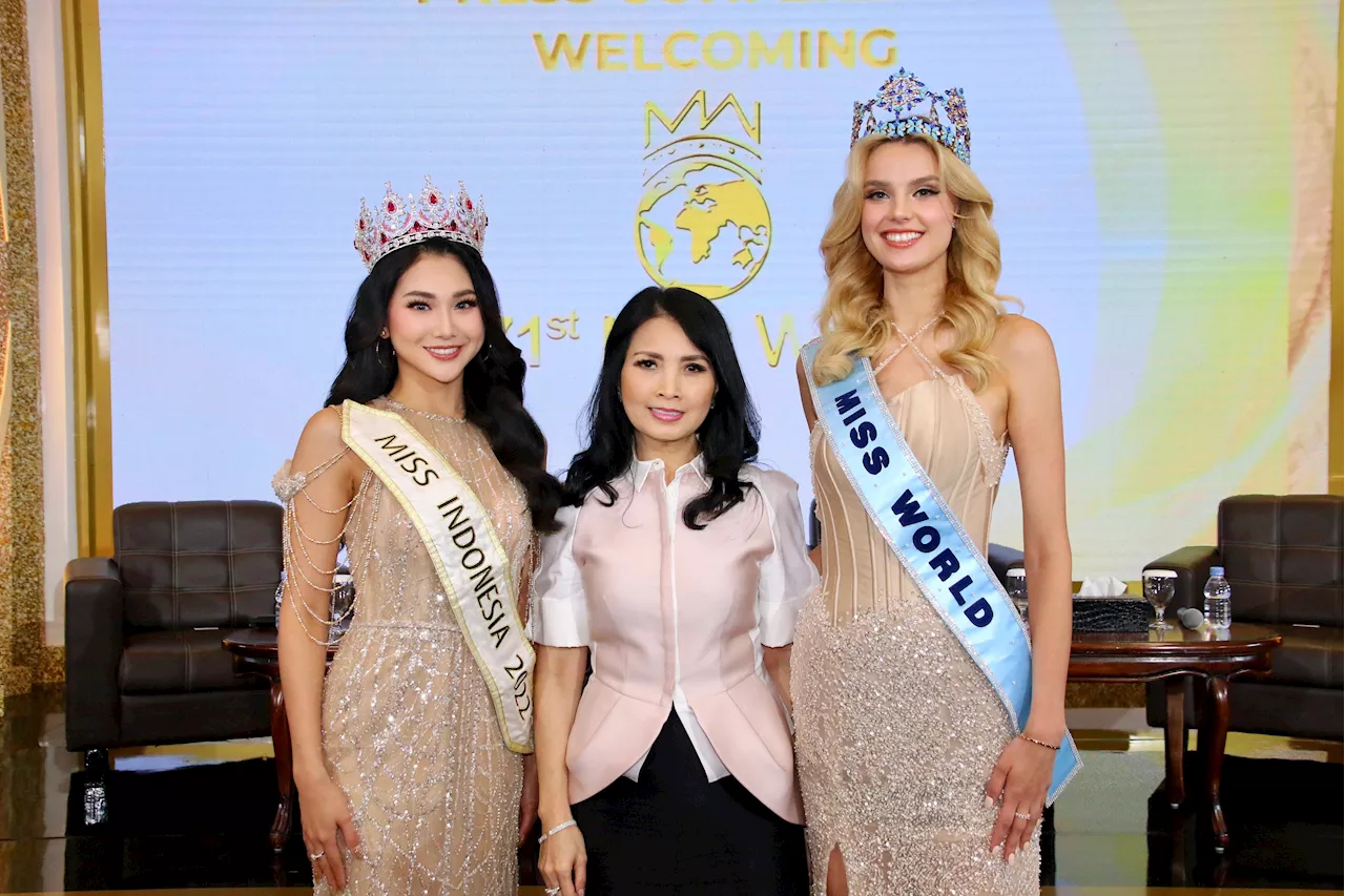 Krystyna Pyszkova Hadiri Malam Puncak Miss Indonesia 2024