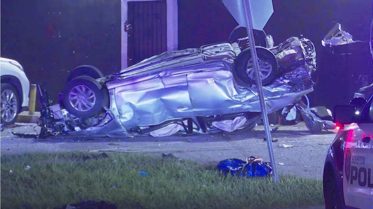 HPD: 2 dead, 2 injured after chase ends in crash in southeast Houston