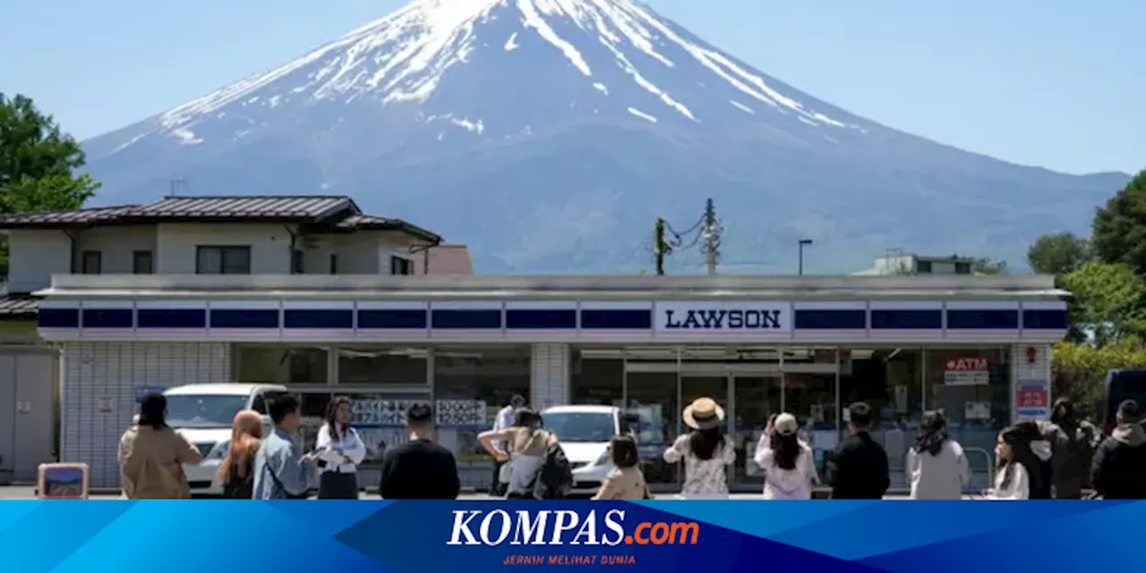 Keluh Kesah Warga Jepang soal Turis Gunung Fuji, Kini Pemandangan Ditutup