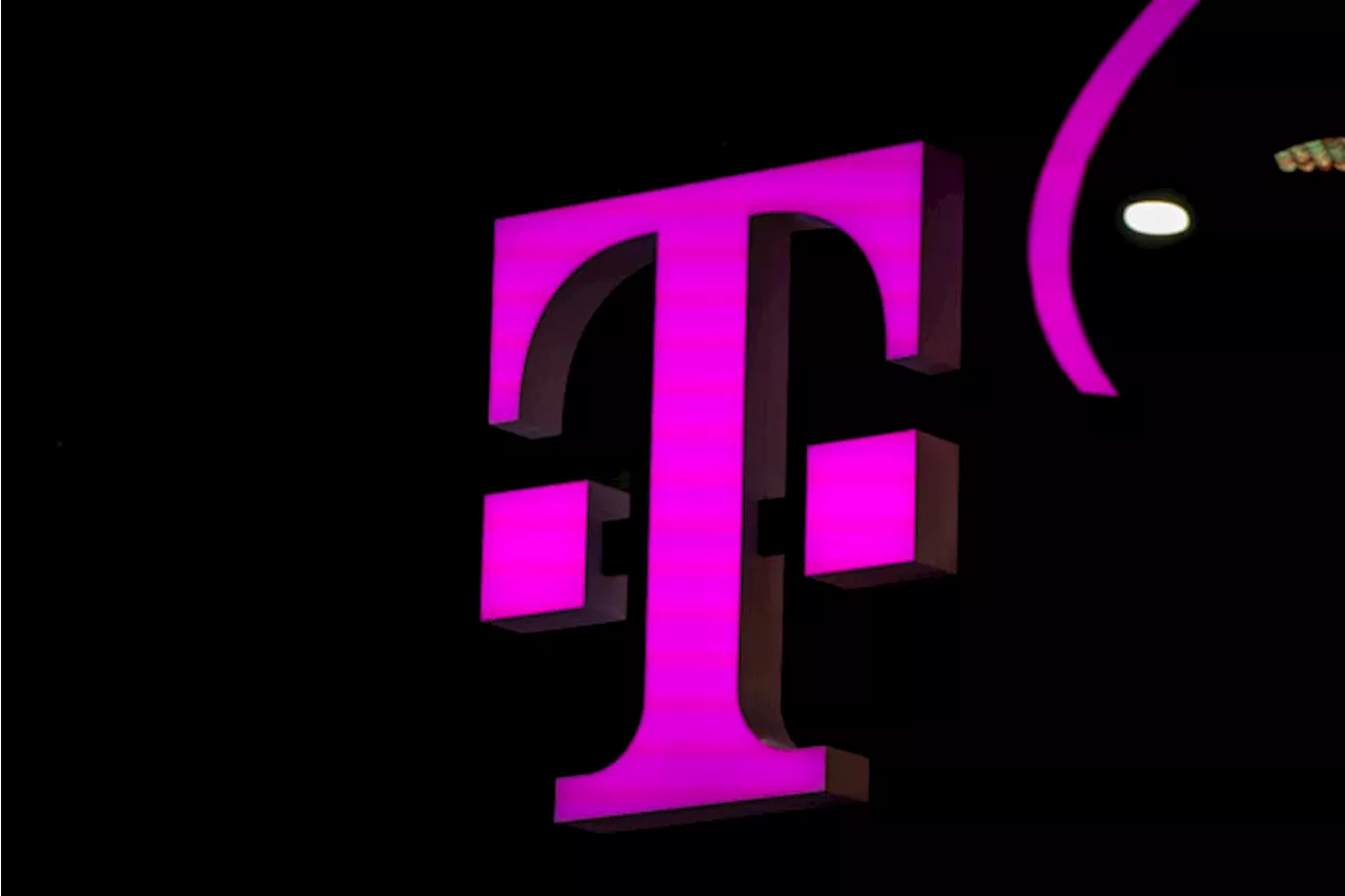 T-Mobile to buy almost all of U.S Cellular in deal worth $4.4 billion with debt