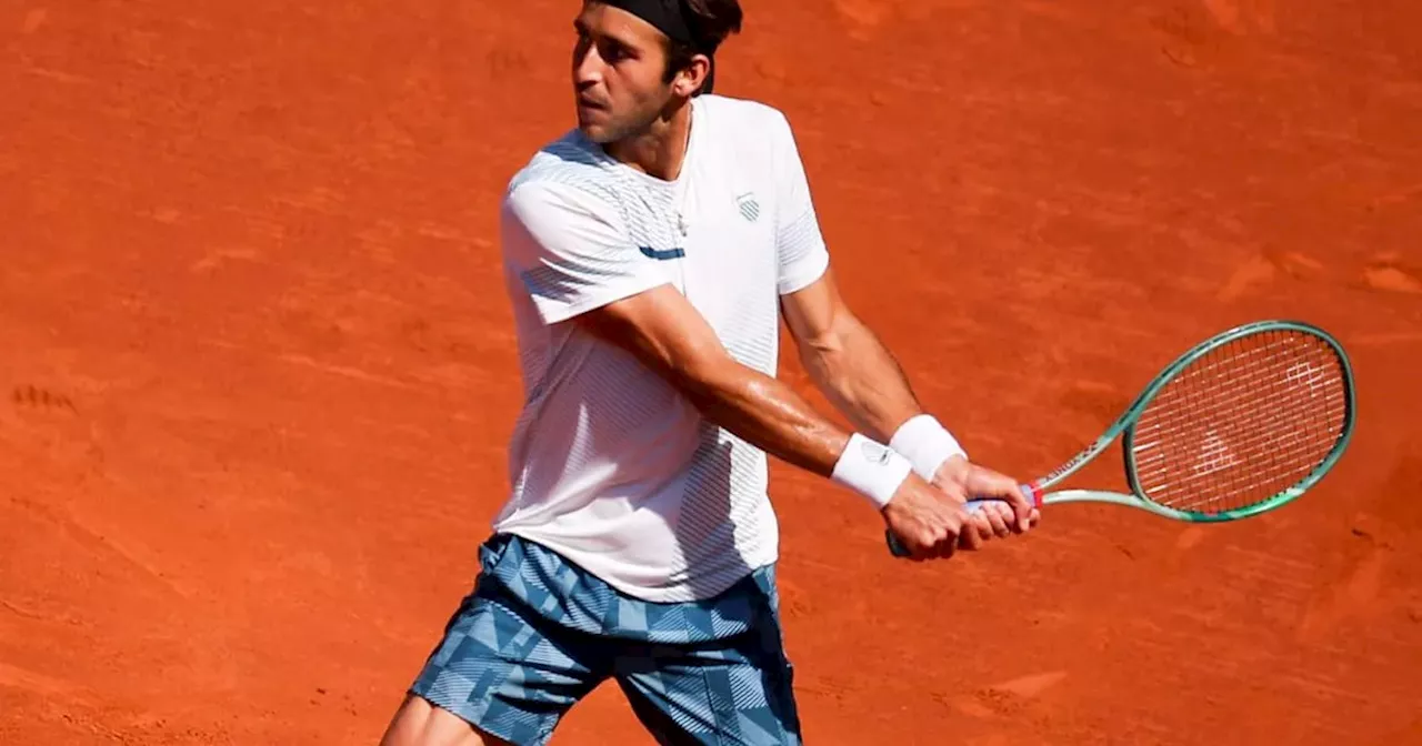 Triunfazos de Tomás Etcheverry y Mariano Navone en primera ronda de Roland Garros