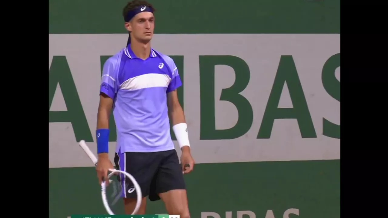 À Roland-Garros, le tennisman français Terence Atmane s’excuse après son vilain geste qui a atteint une spectatrice