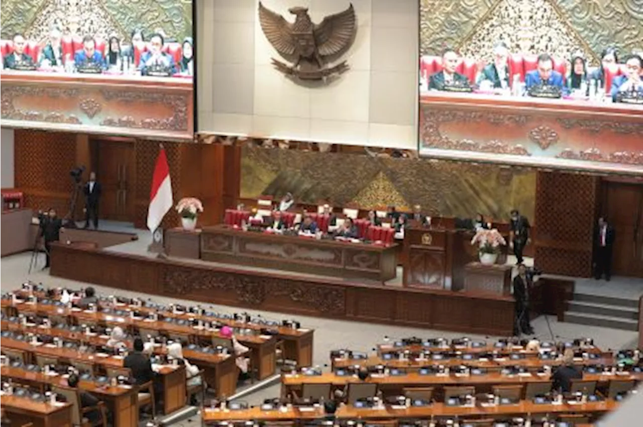 Rapat Paripurna DPR ke-18 Dihadiri 290 dari 575 Anggota DPR