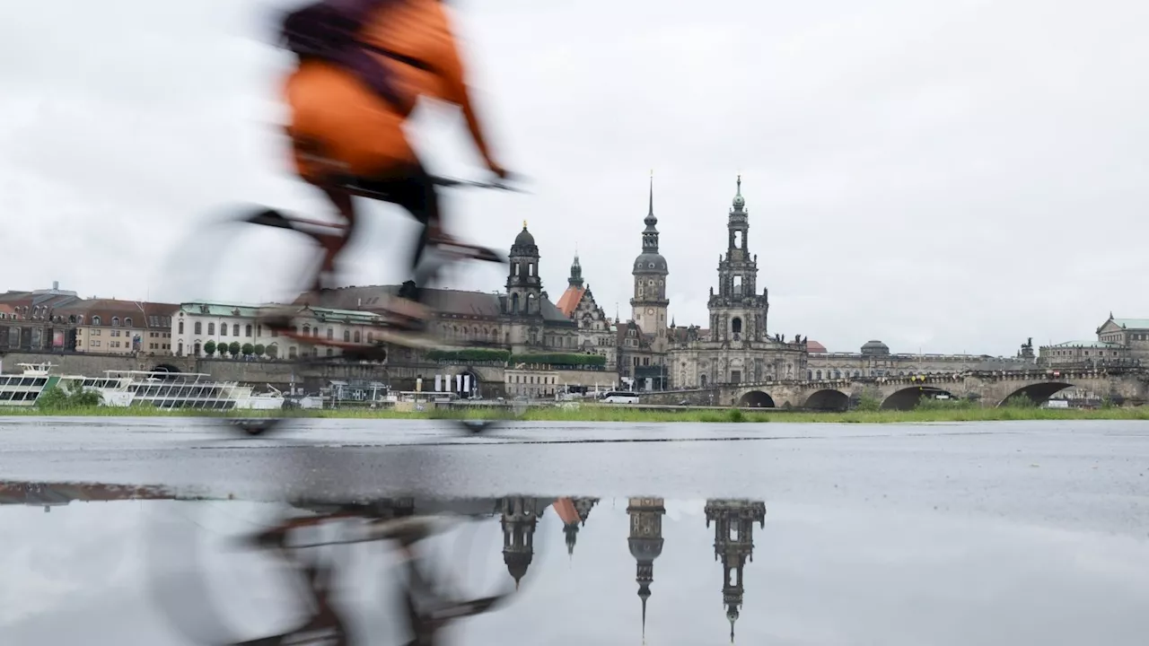 Tief bringt am Wochenende kräftigen Regen