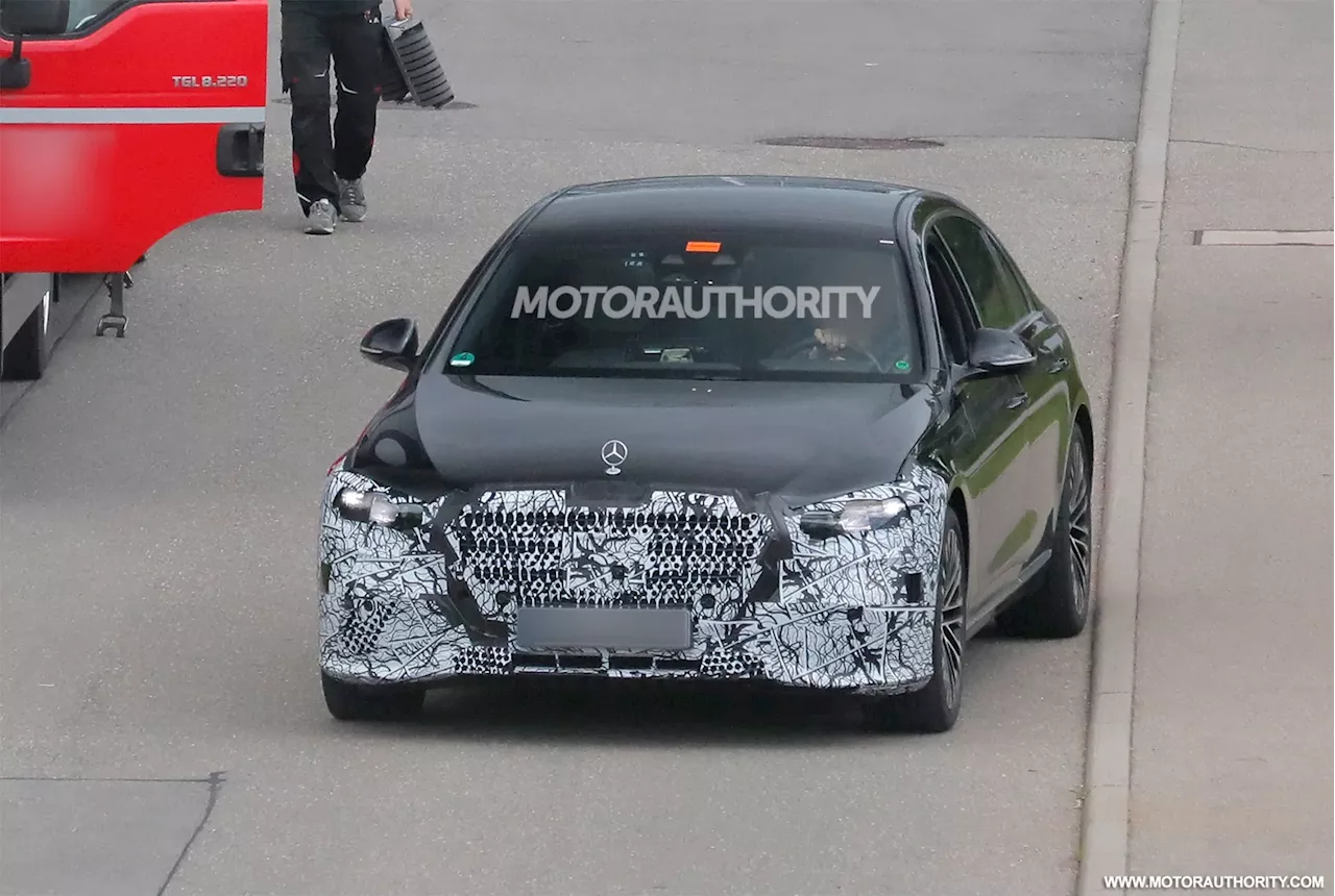 2026 Mercedes-Benz S-Class spied with updates