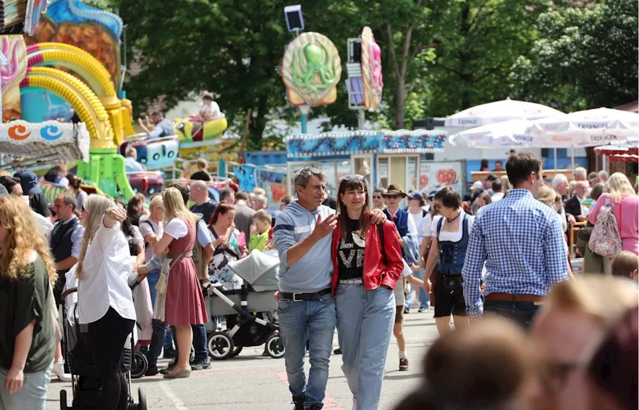 Gewalt gegen Polizeibeamte und Massenschlägereien am Pfingst-Volksfest in Bad Kötzting