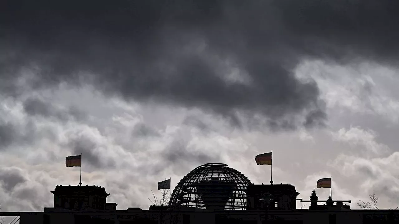 Berlin & Brandenburg: Wolken in Berlin und Brandenburg: Starkregen möglich