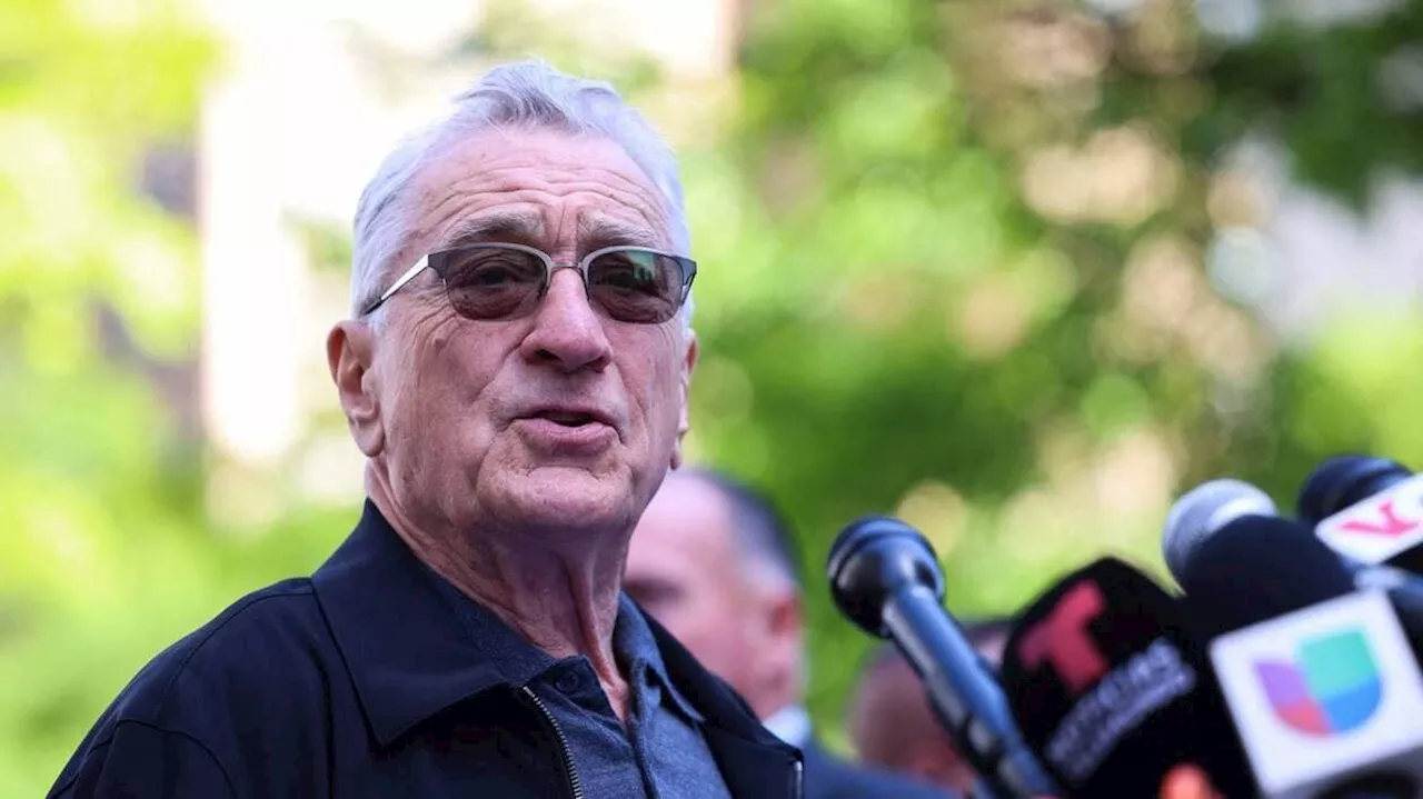 « Un clown » : Robert De Niro attaque Trump devant le tribunal de New York