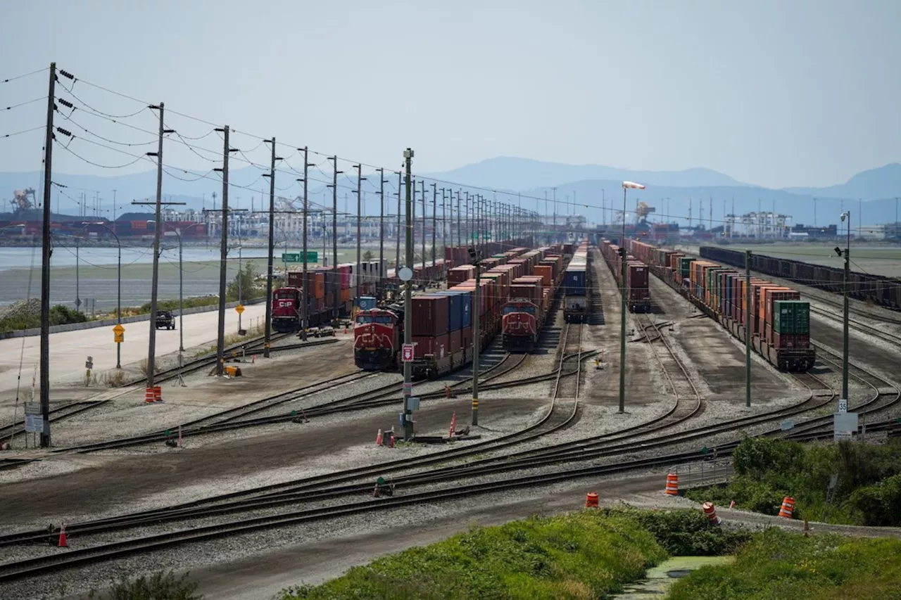 Human smugglers used B.C. freight trains to move people across border, U.S. says