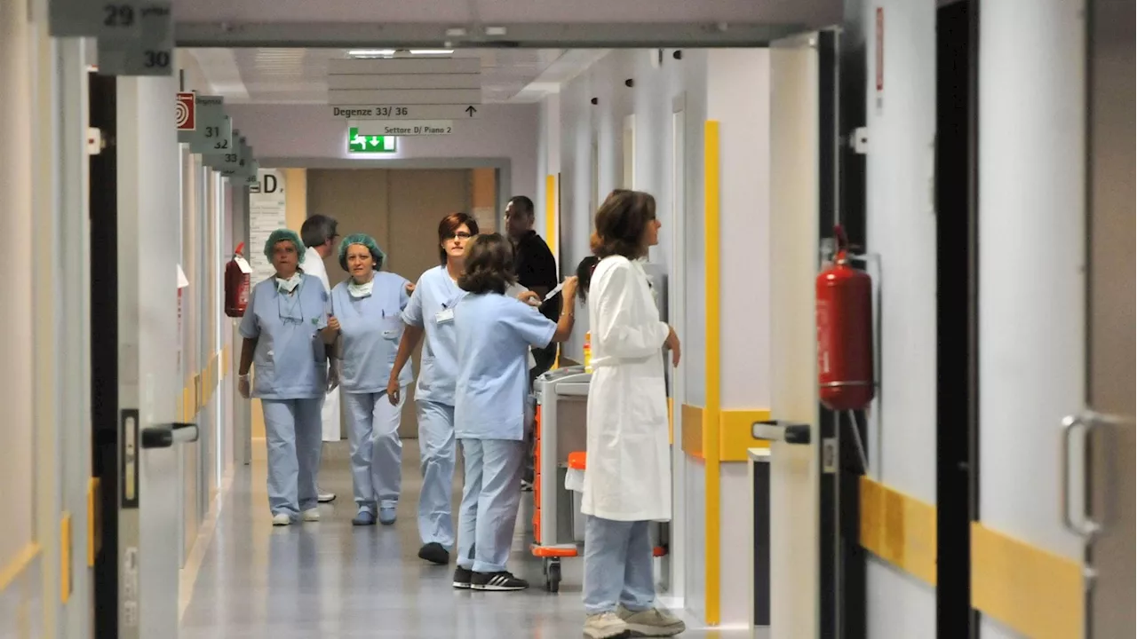 Sanità, salgono i tempi di pre-ricovero: pazienti bloccati in pronto soccorso per 31 ore