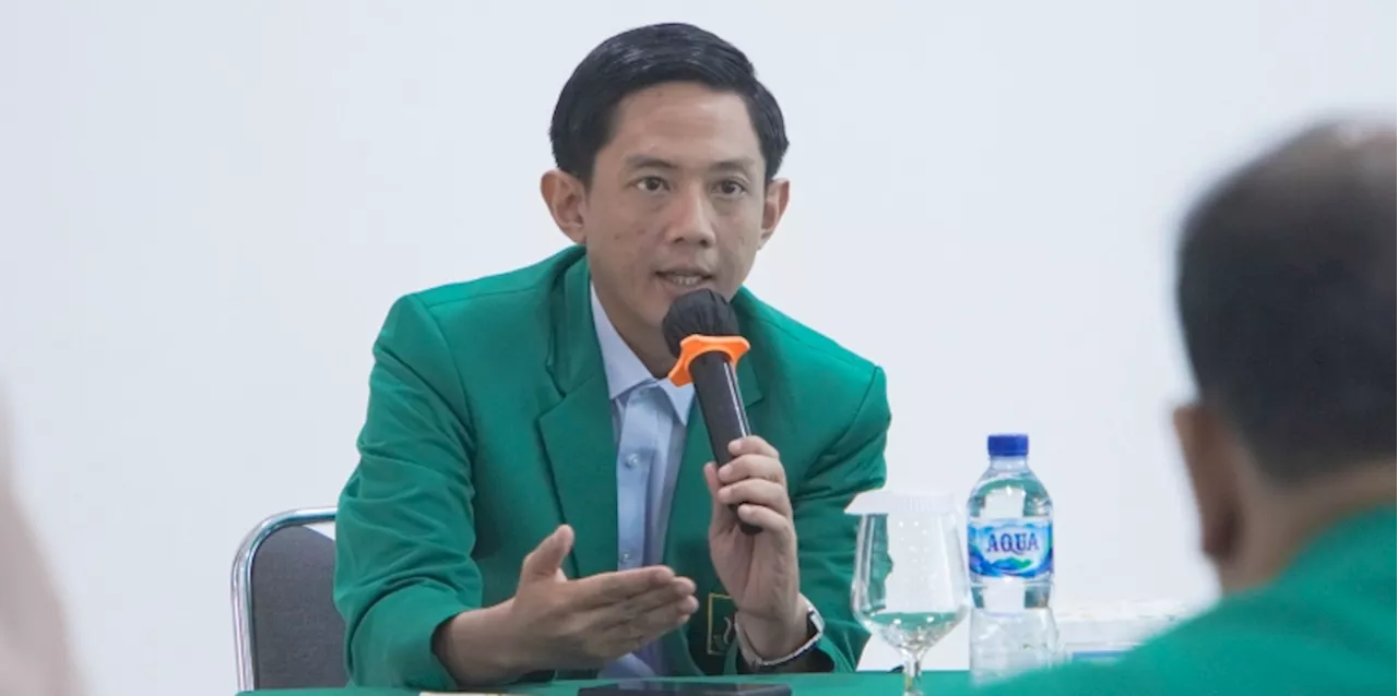 Kumba Digdowiseiso Diberhentikan dari Unas