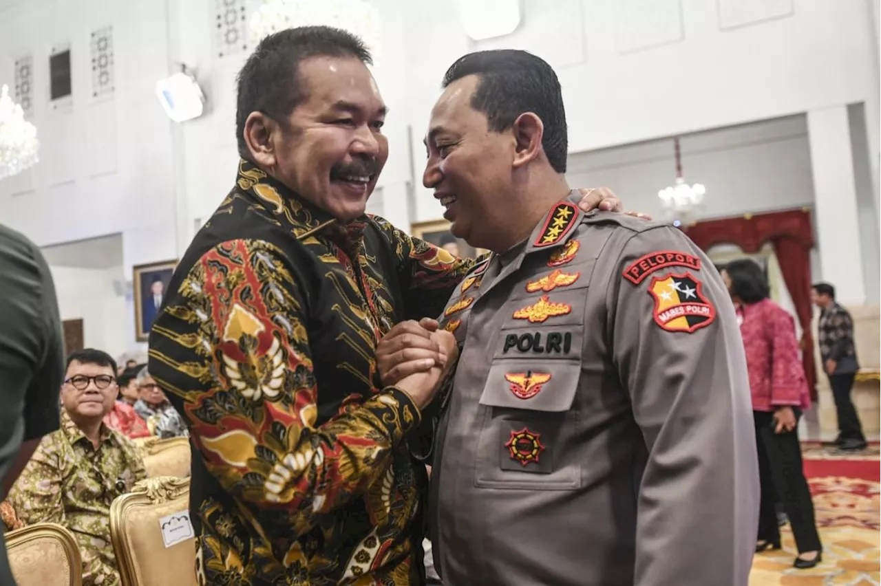 Jokowi summons police chief, AG over alleged espionage