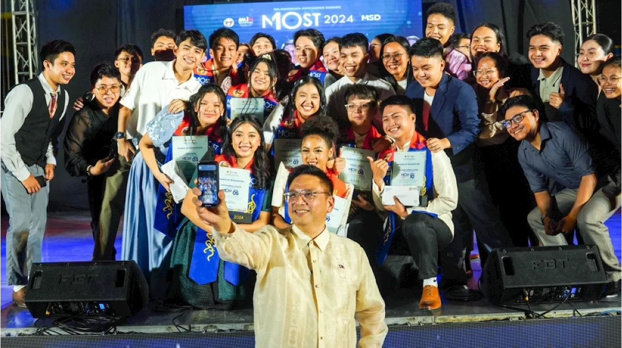 Muntinlupa City honors 10 outstanding students of 2024