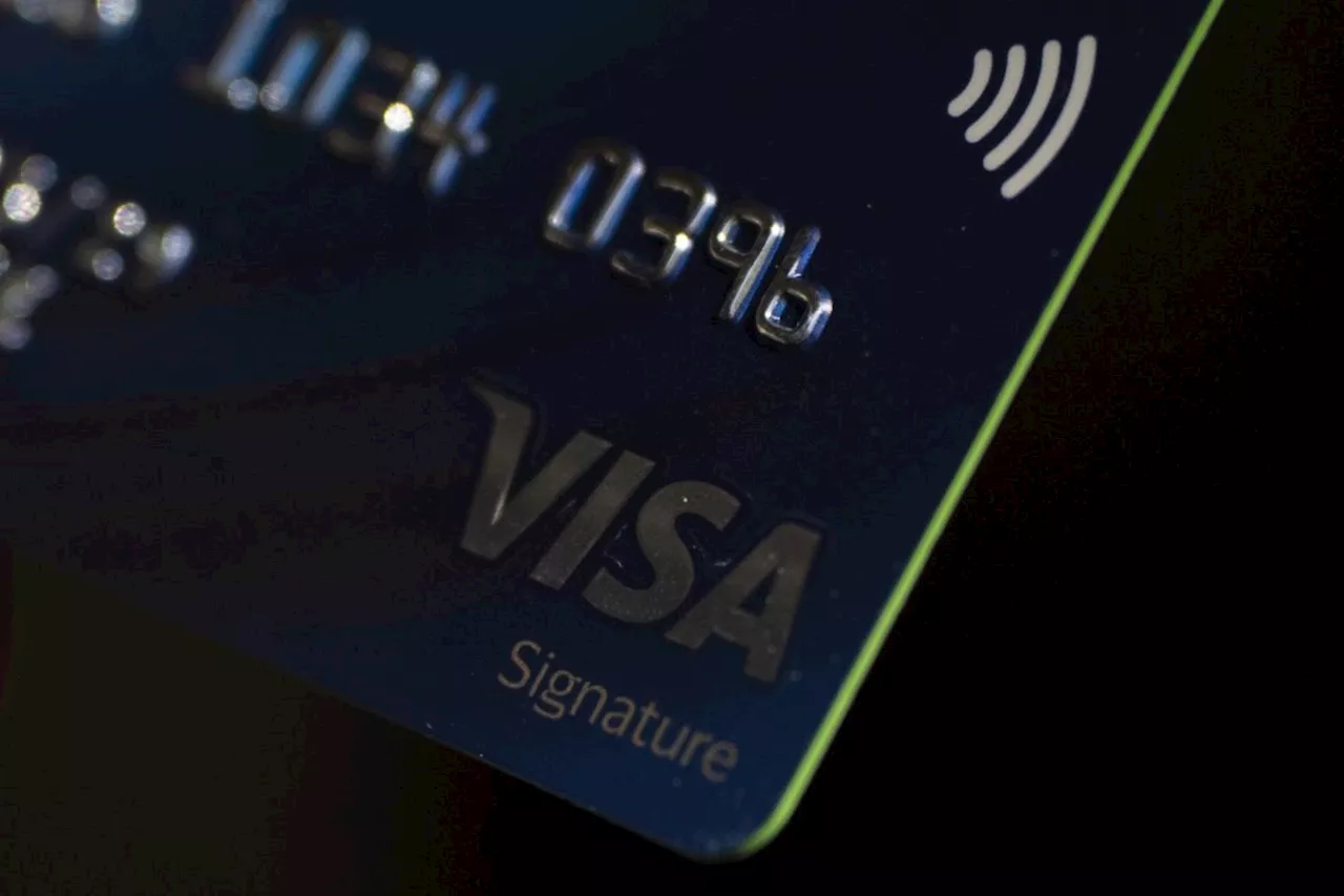 More Canadians only making minimum payment on credit cards: TransUnion