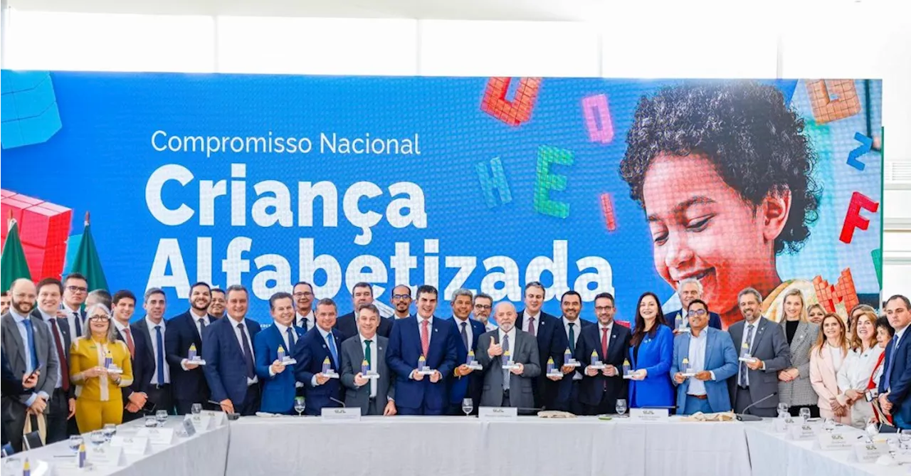 Lula divide palco com governadores de oposição em evento no Planalto