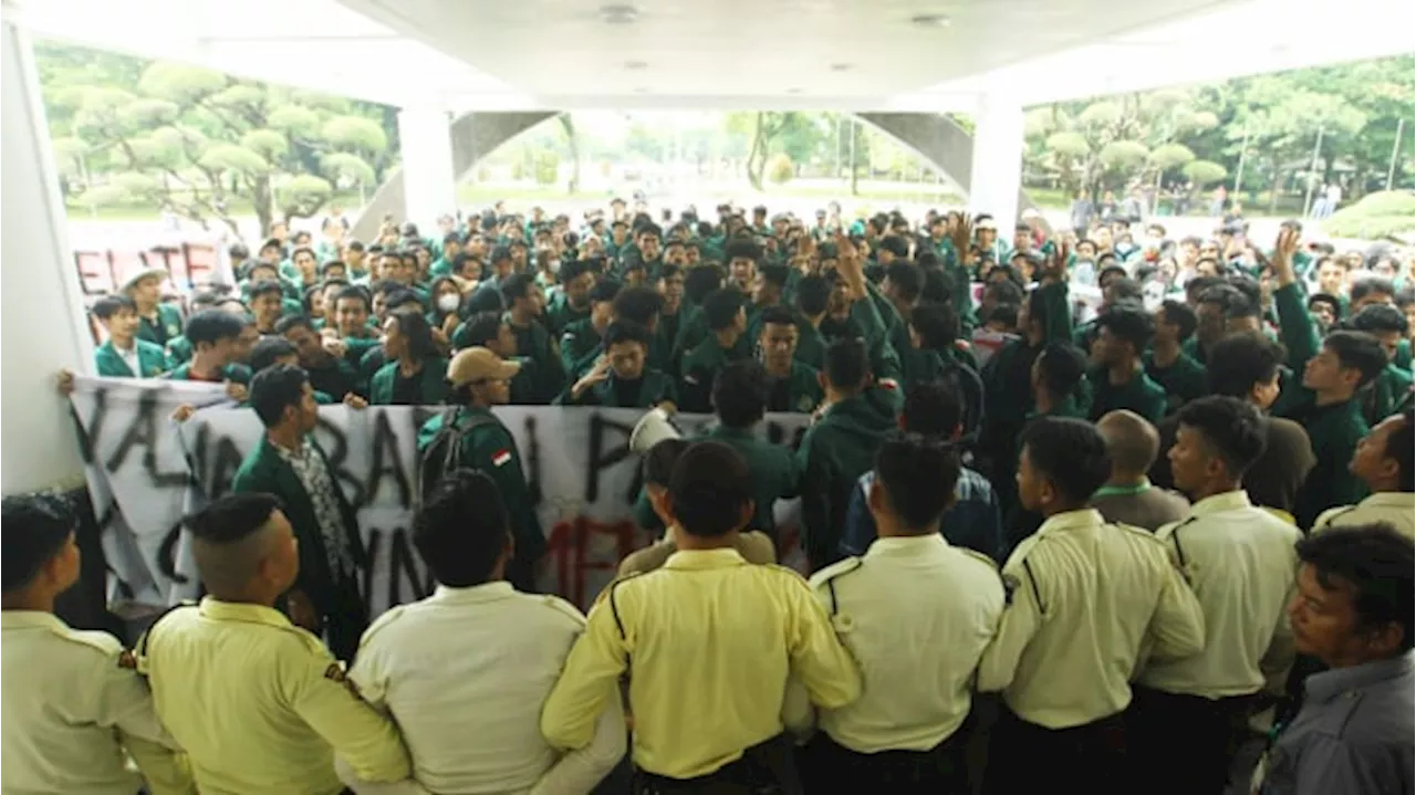 Polemik Kenaikan UKT: Demo Mahasiswa, Kuliah Tersier hingga Dibatalkan Jokowi