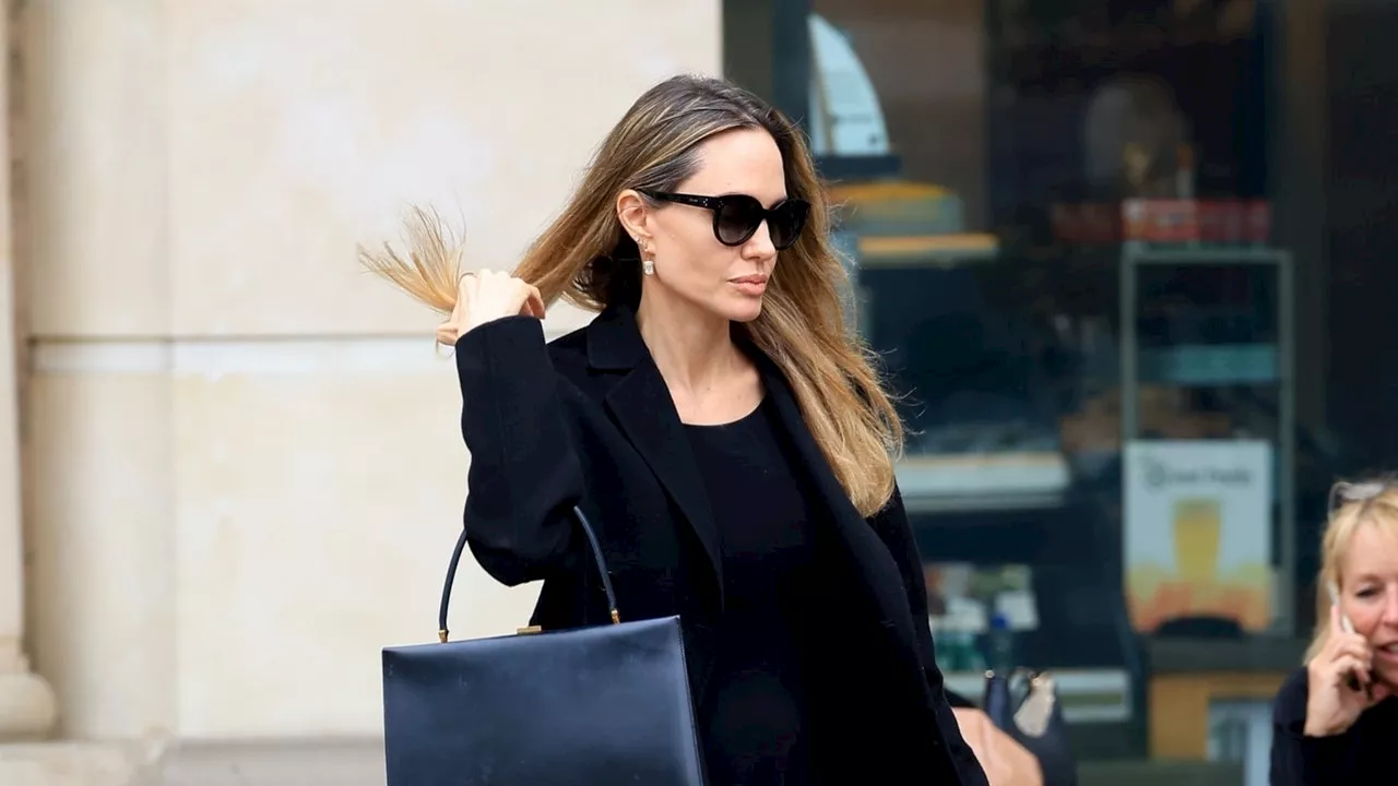 Angelina Jolie trägt diese Schuhe zu jeder Gelegenheit – überraschenderweise sogar zum Einkaufsbummel