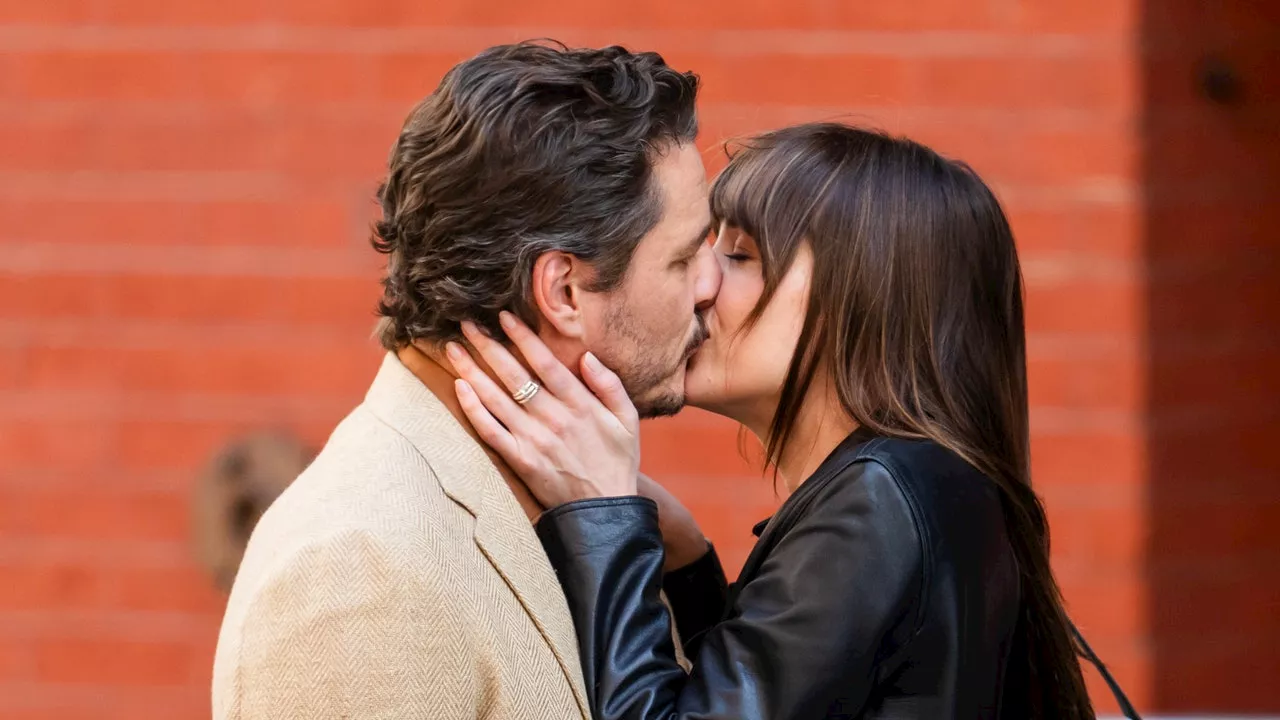 Dakota Johnson : cette comédie romantique l'unit à Pedro Pascal et Chris Evans