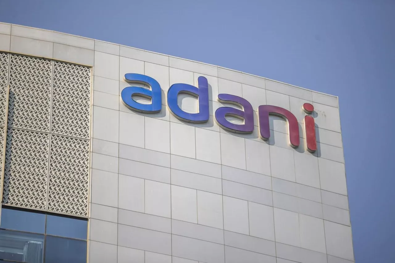 Adani Flagship, Energy Get Board Nods for 3.5 Billion Fundraise