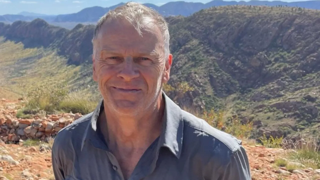 Desperate search underway for hiker Alistair Thompson, missing from Larapinta Trail in Northern Territory