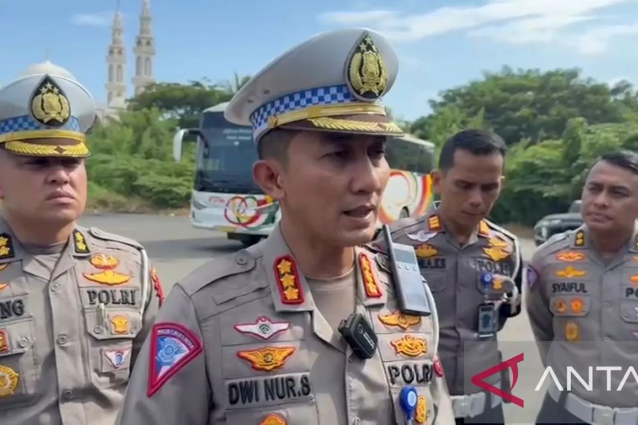 Polisi imbau masyarakat tidak lewati Lembah Anai demi keselamatan