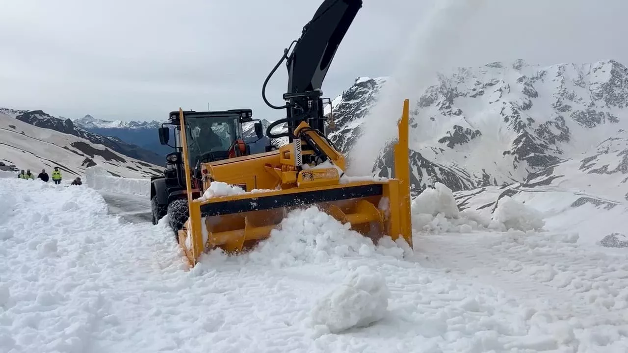 Hautes-Alpes: bientôt totalement déneigé, le col du Galibier devrait rouvrir à la circulation vendredi