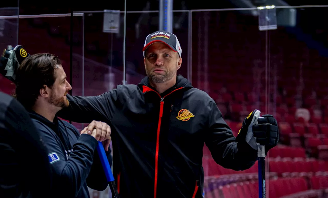 Vancouver Canucks part ways with assistant coach Mike Yeo