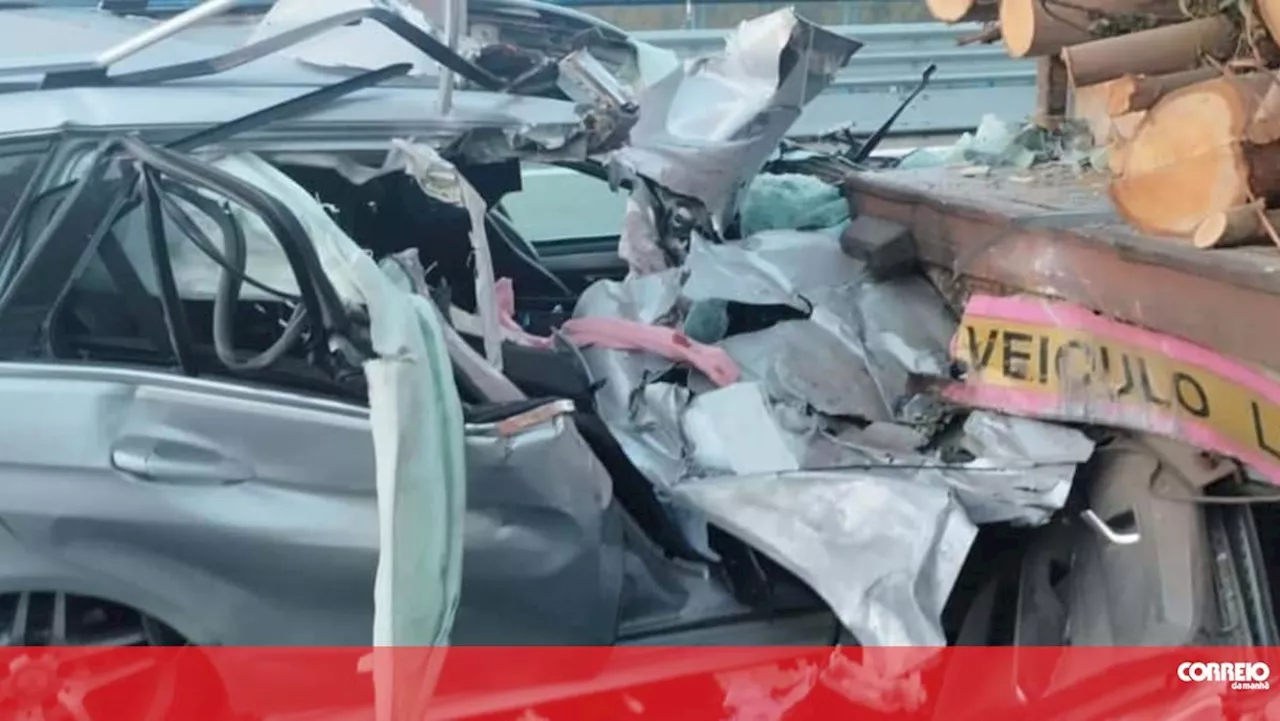 Acidente entre carro e camião provoca um ferido grave na A25 em Aveiro