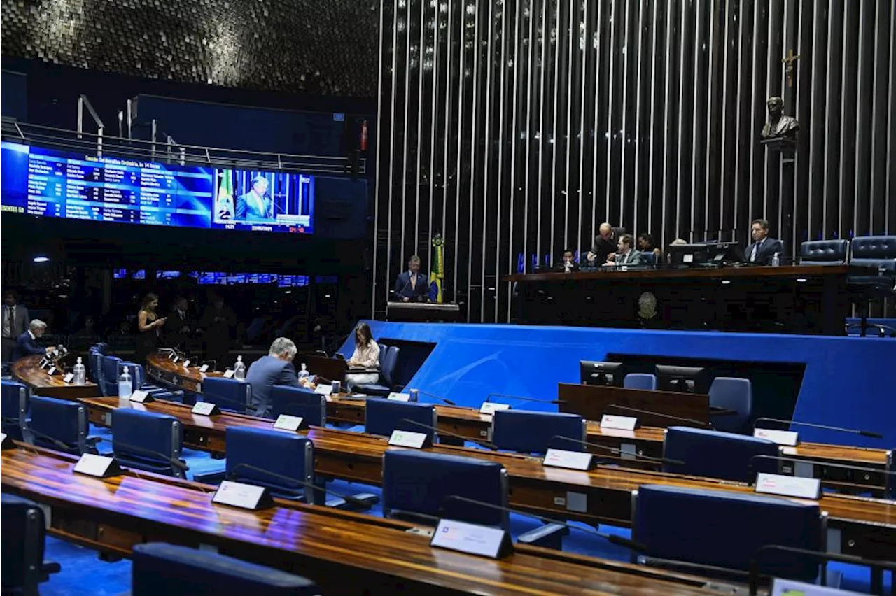 Senado adia votação de “taxa de blusinhas” para semana que vem