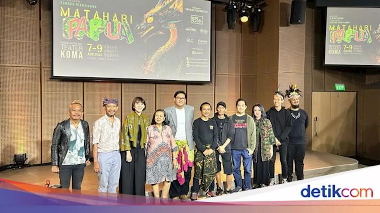 Teater Koma 'Matahari Papua', Kritik Naga Si Penguasa Papua