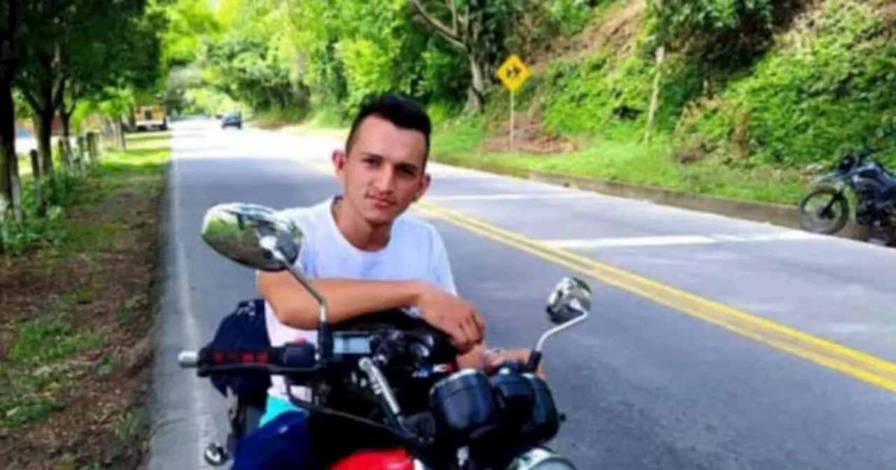 Asesinan a balazos a joven universitario para robarle su motocicleta