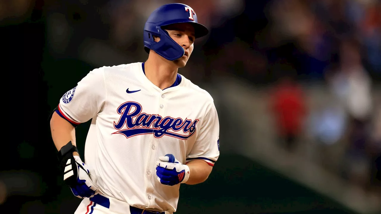 Seager homers, Rangers beat Diamondbacks in World Series rematch