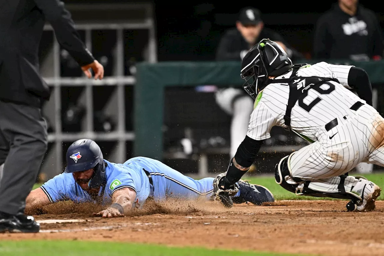 Schneider, Gausman lead Blue Jays past sliding White Sox 7-2