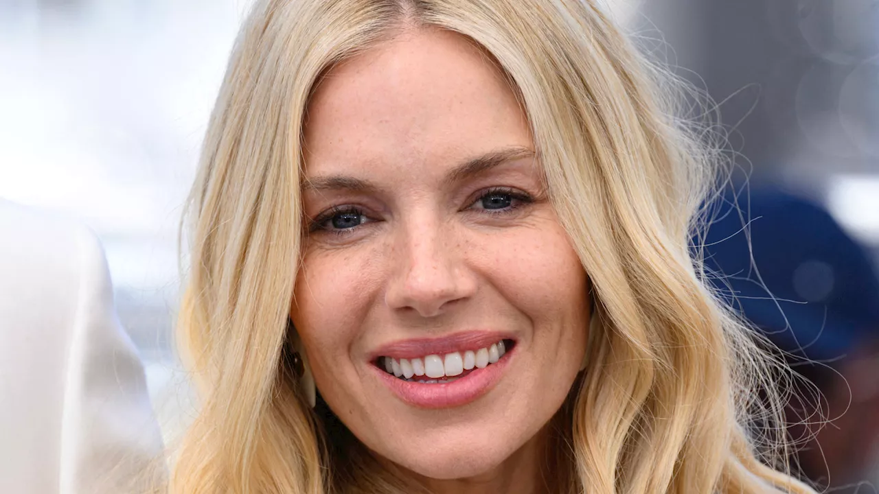 Sienna Miller, renversante dans une slip dress moulante quelques mois ...