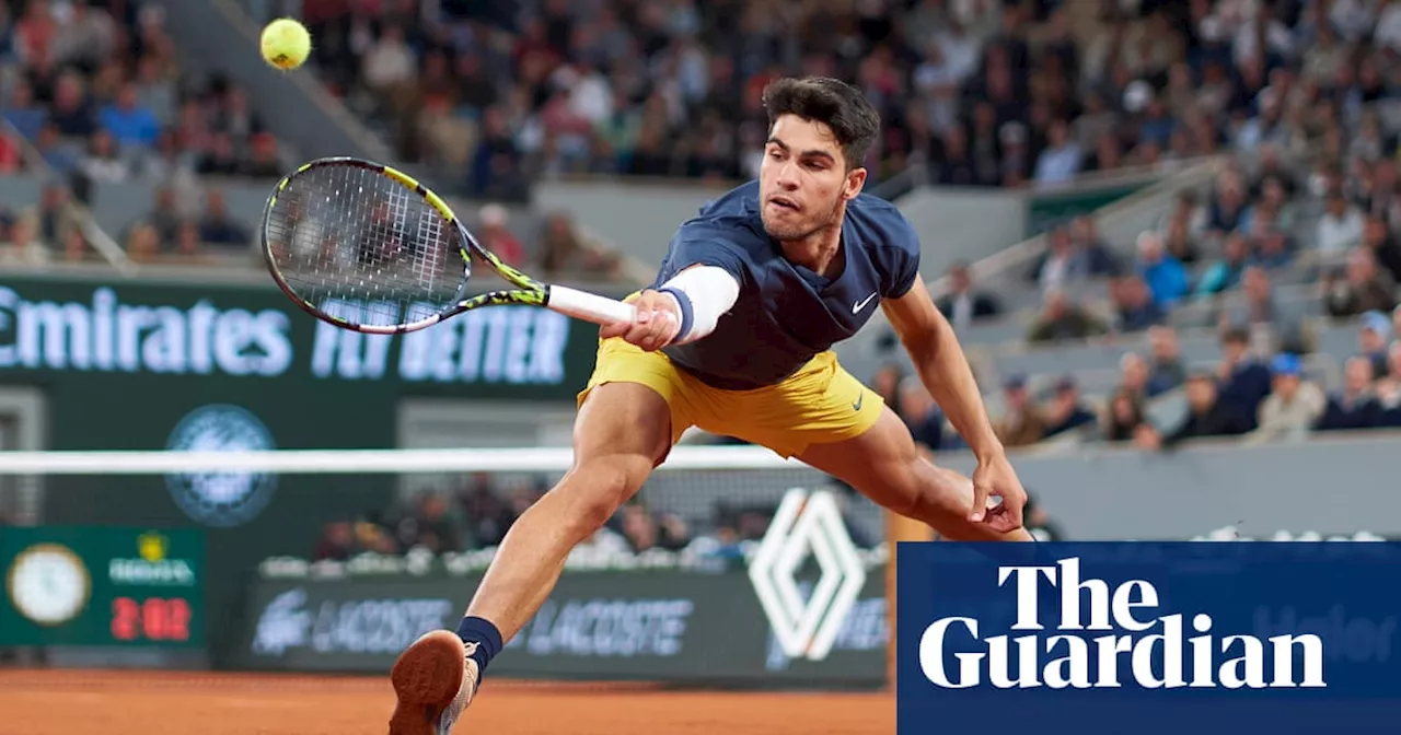 Carlos Alcaraz overcomes ‘struggle’ with De Jong to advance at French Open