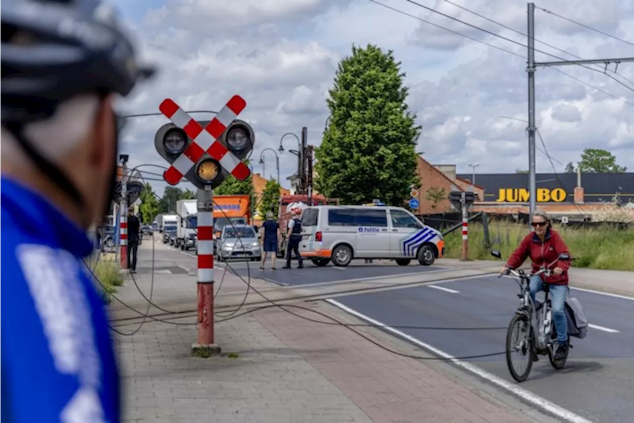 Overweg Vaartstraat is sinds vanochtend weer open