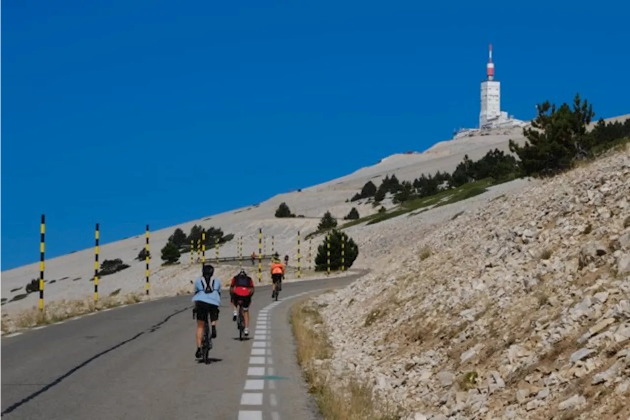 Vlaamse fietser (42) overleden tijdens afdaling van Mont Ventoux na aanrijding door auto