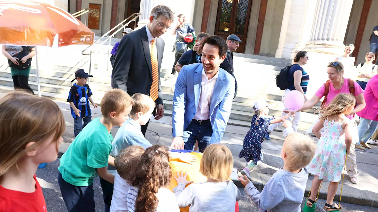 Kinder statt Autos – Wiederkehr bei Spielstraßenfest