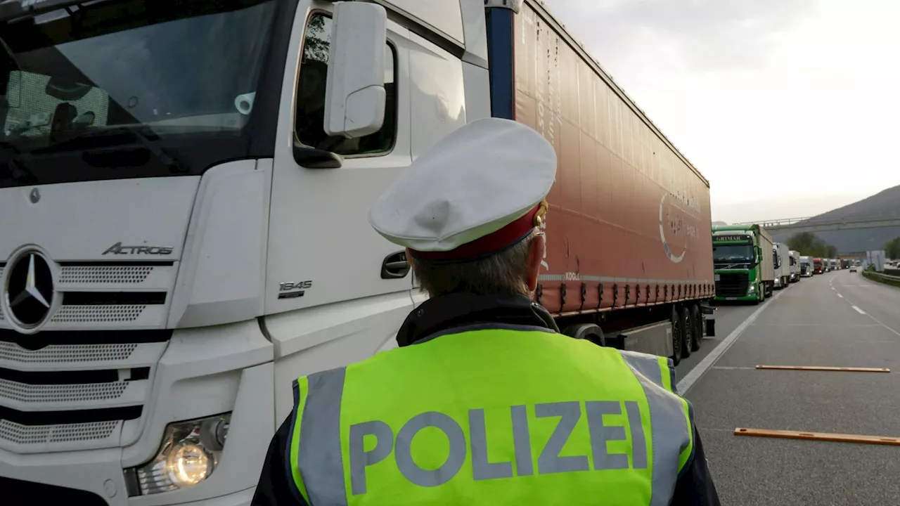 Polizei muss Lkw-Rowdy auf A12 mit Schüssen stoppen