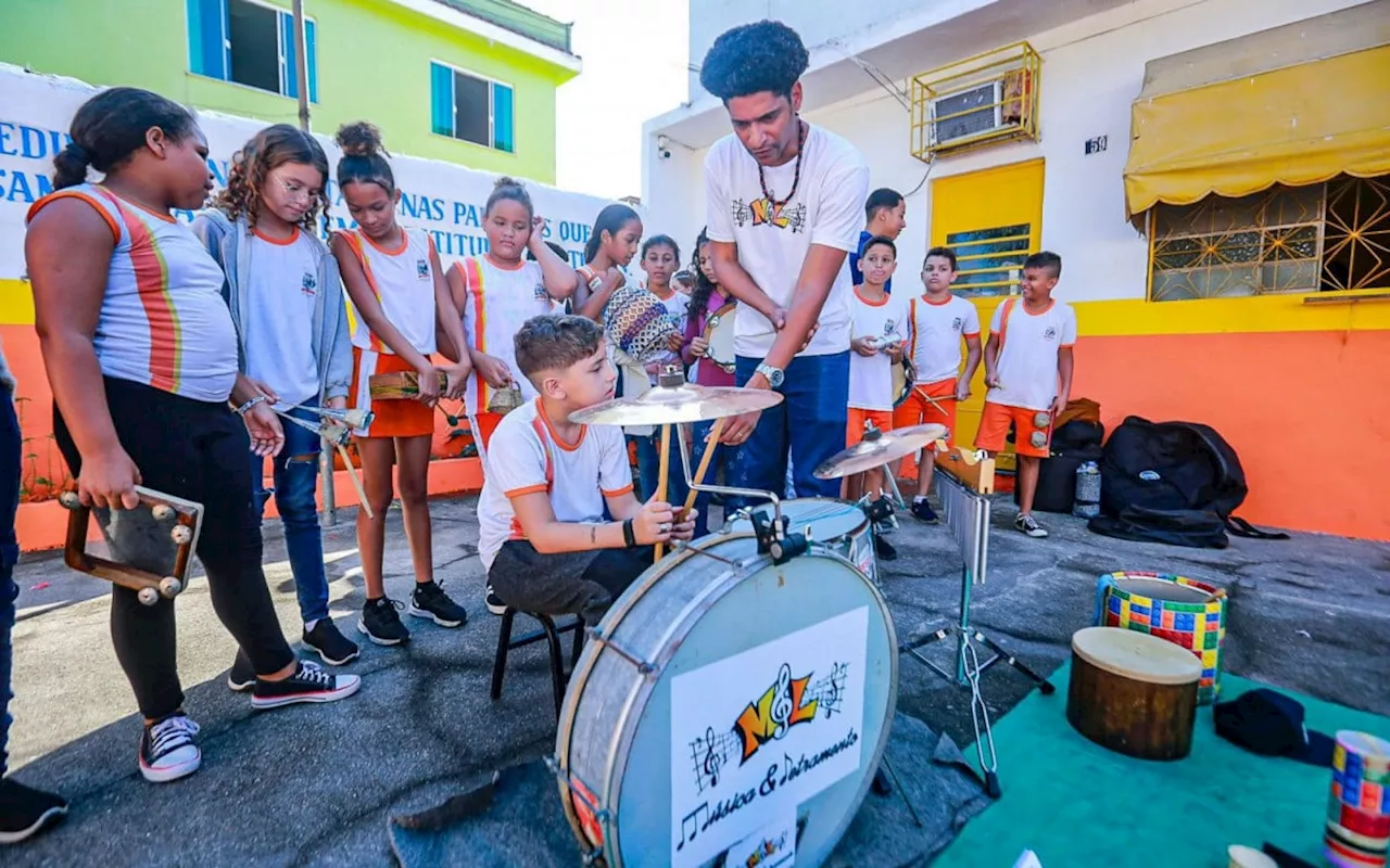 Professor da rede municipal de Belford Roxo vence etapa regional do Prêmio Magda Soares